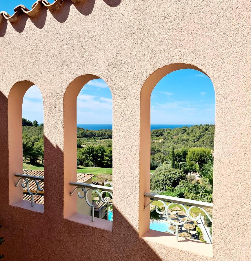 Hameau Des Amandiers - Vue Mer, Golf Et Vignes Apartment แซ็งต์-ซีร์-ซูร์-แมร์ ภายนอก รูปภาพ