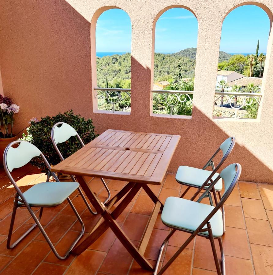 Hameau Des Amandiers - Vue Mer, Golf Et Vignes Apartment แซ็งต์-ซีร์-ซูร์-แมร์ ภายนอก รูปภาพ
