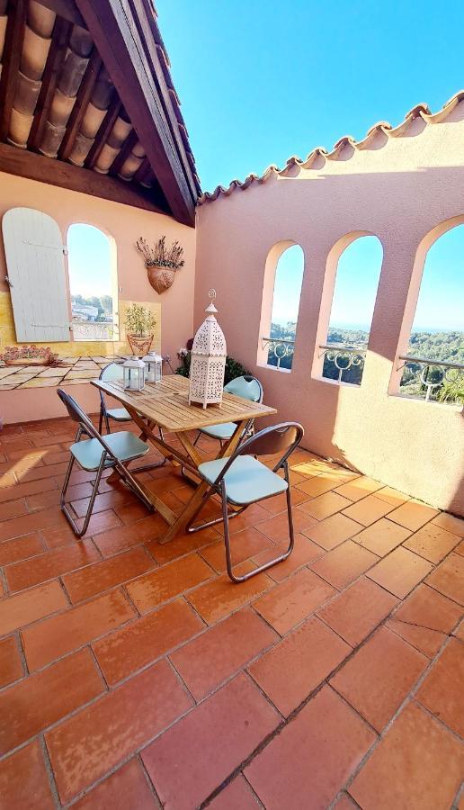 Hameau Des Amandiers - Vue Mer, Golf Et Vignes Apartment แซ็งต์-ซีร์-ซูร์-แมร์ ภายนอก รูปภาพ