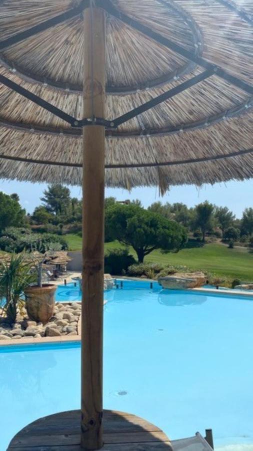 Hameau Des Amandiers - Vue Mer, Golf Et Vignes Apartment แซ็งต์-ซีร์-ซูร์-แมร์ ภายนอก รูปภาพ