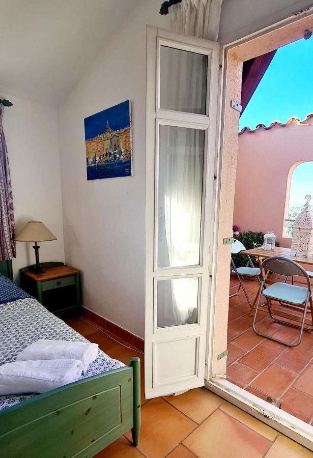 Hameau Des Amandiers - Vue Mer, Golf Et Vignes Apartment แซ็งต์-ซีร์-ซูร์-แมร์ ภายนอก รูปภาพ